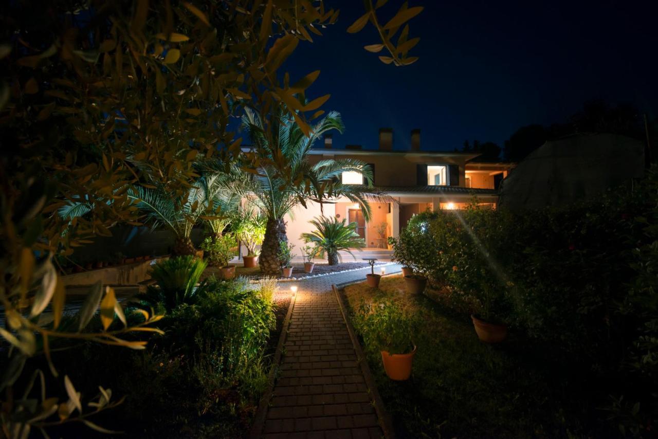 Villa Alida Casa Vacanze โฟลีโญ ภายนอก รูปภาพ